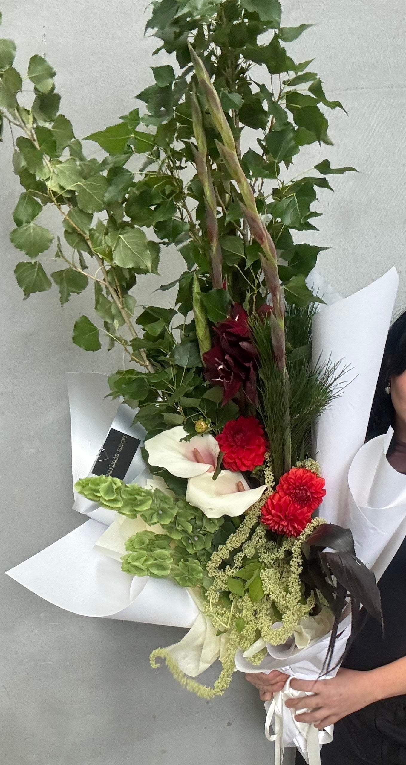 Limited Edition Christmas bouq –- Rose Studios