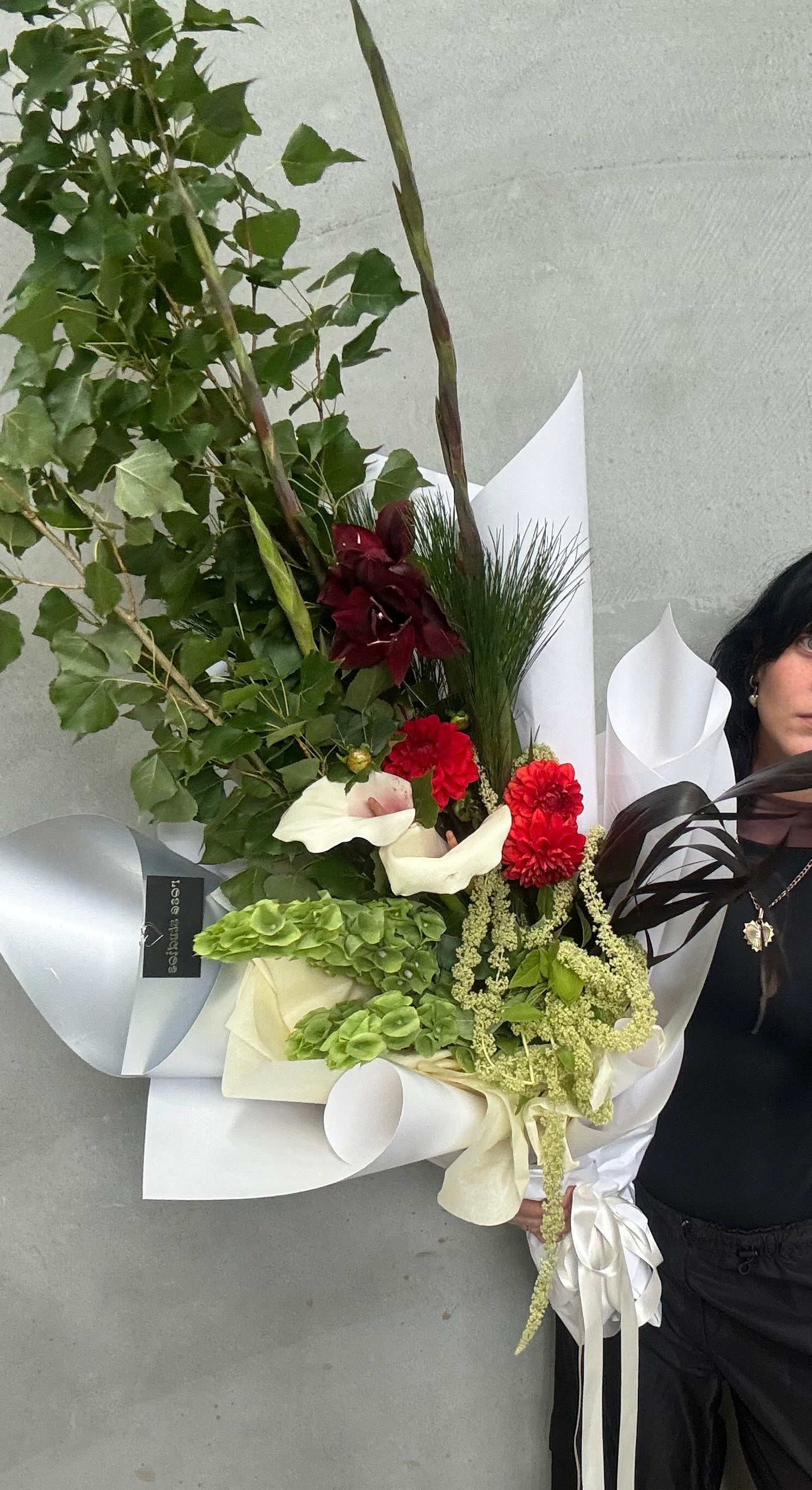 Limited Edition Christmas bouq –- Rose Studios