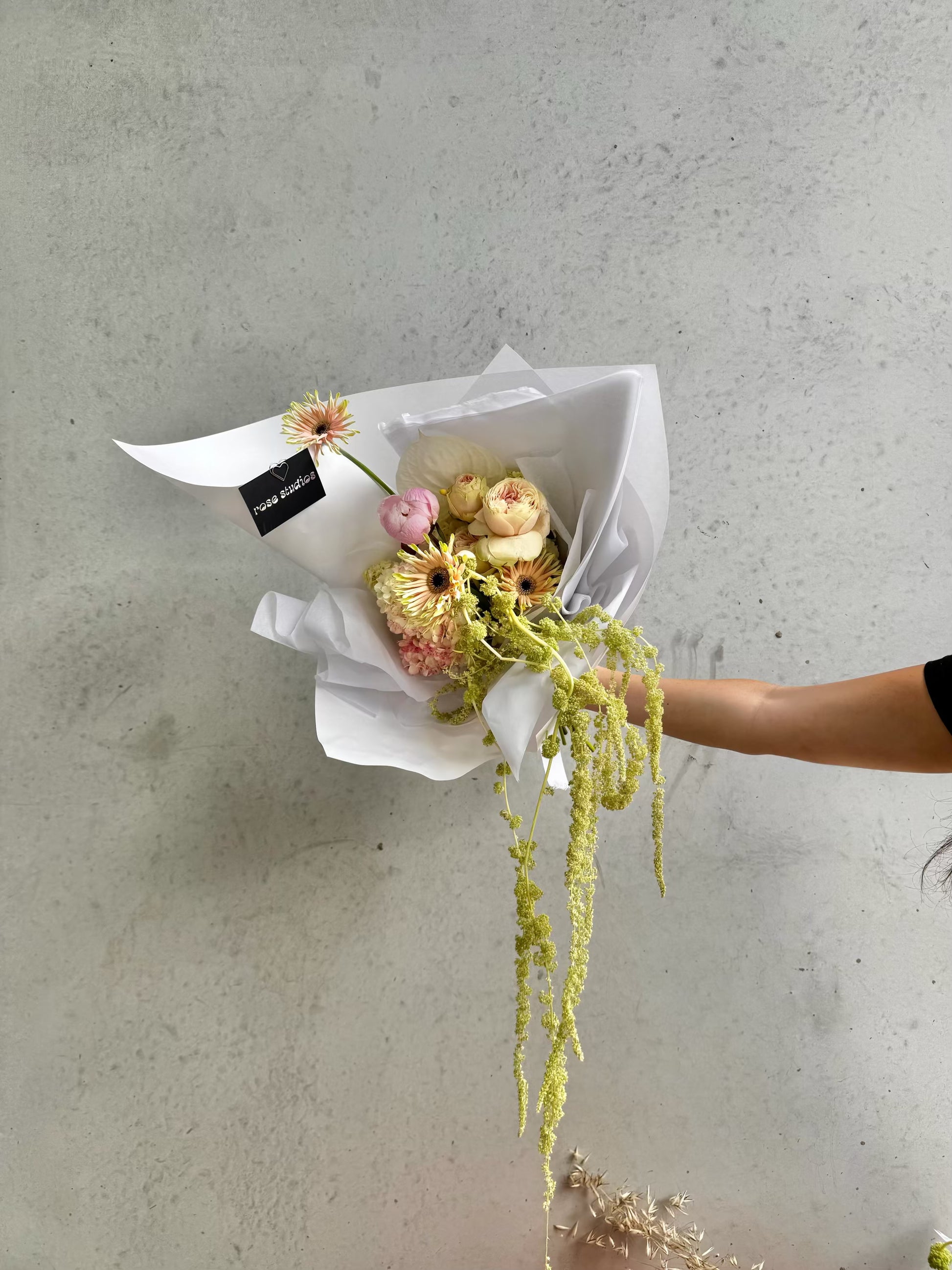 Florist Choice Pastel Bouquet – Soft Seasonal Flowers Delivered Melbourne