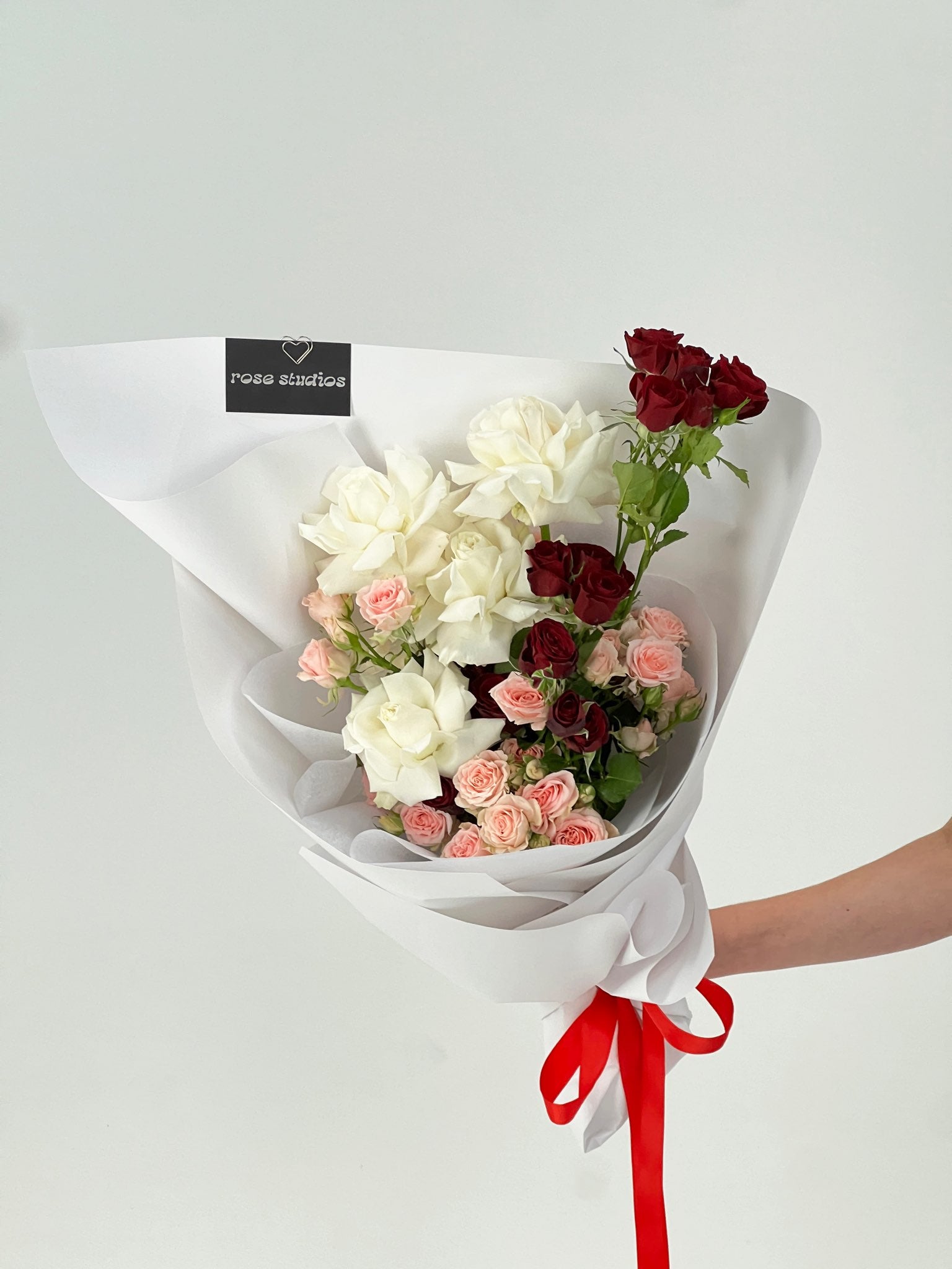 Red & White Rose Bouquet – Bold Mixed Arrangement Melbourne Delivery